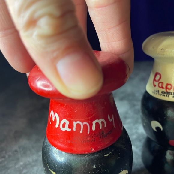 Black Americana Mammy and Pappy Salt and Pepper Shakers - Picture 6 of 9